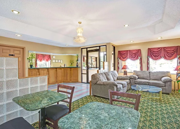 Travelodge By Wyndham Forest Park Atlanta South
