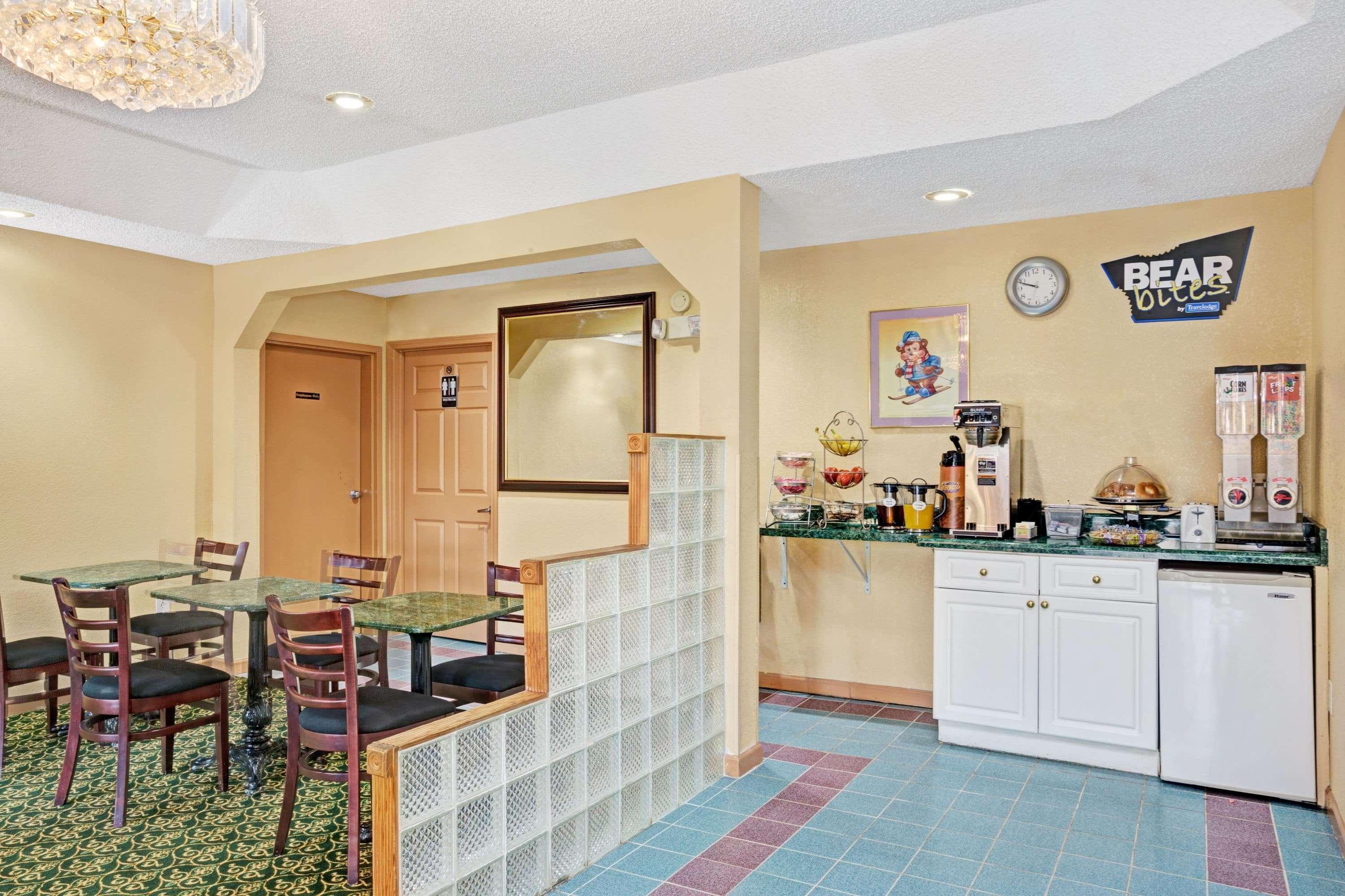 Travelodge By Wyndham Atlanta South Forest Park