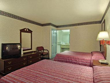 Travelodge By Wyndham Atlanta South Forest Park